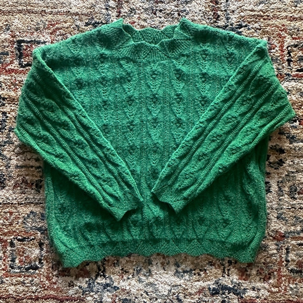 KailyK: Thick woven sweater with adorable scalloped edges (see photo) SIZE: XL